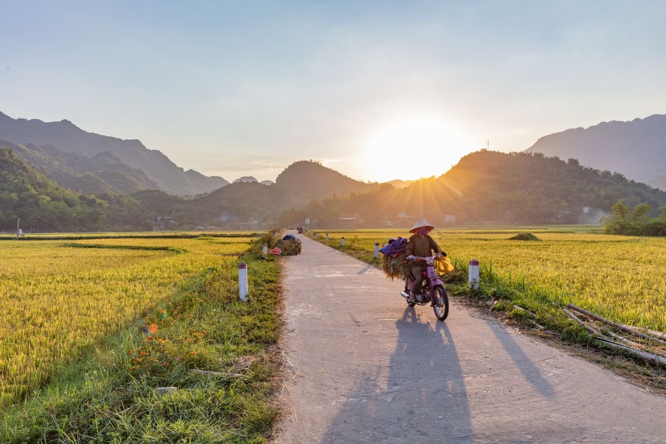 Bicycle Tour Hanoi Mai Chau Pu Luong 4 Days